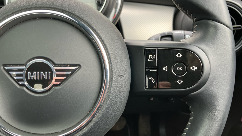 MINI Hatchback 1.5 Cooper Exclusive 5dr Auto [Comfort/Nav Pack] Petrol Hatchback